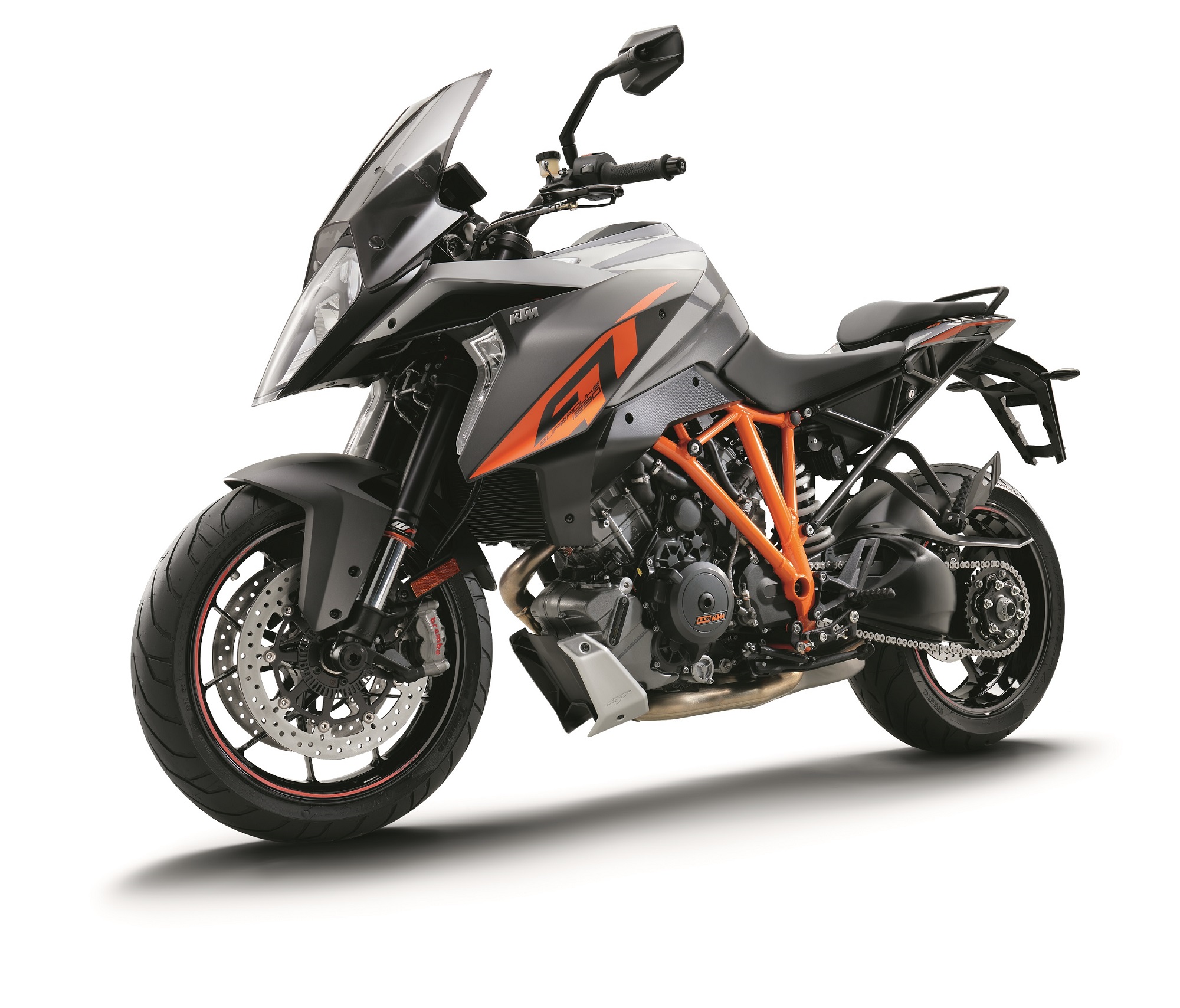 KTM 1290 SUPER DUKE GT，使用自家KTM 1190 RC8 R的LC8引擎，具有強大的動力、扭力